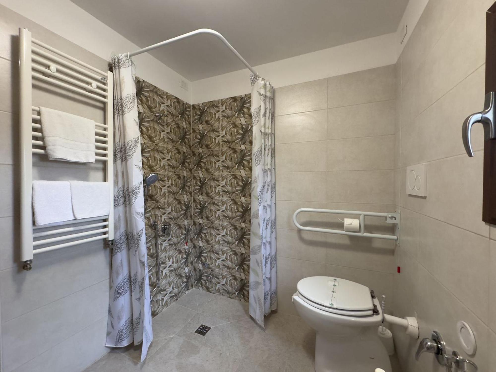 Hotel Villa Robinia ジェンツァーノ・ディ・ローマ エクステリア 写真