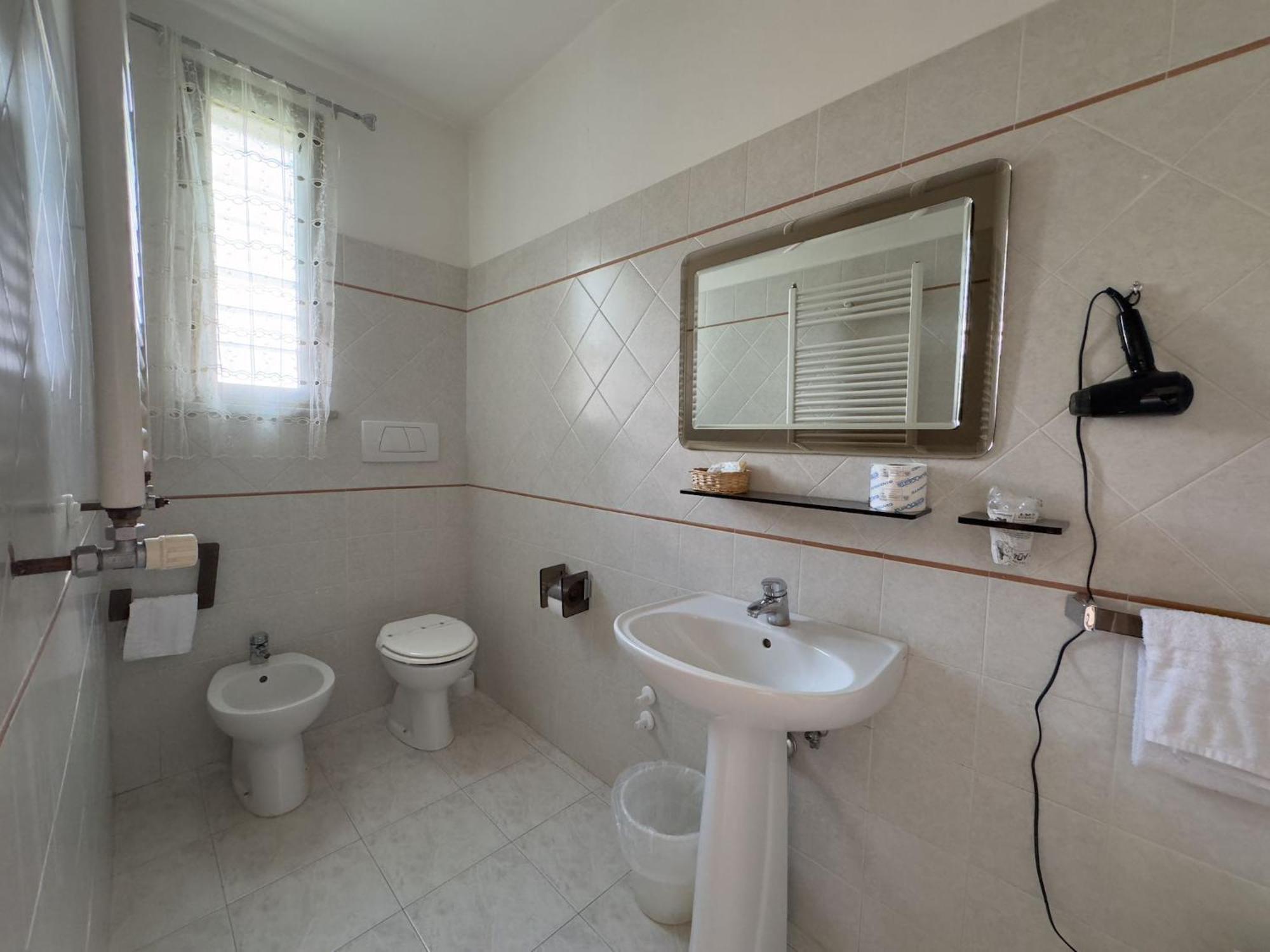 Hotel Villa Robinia ジェンツァーノ・ディ・ローマ エクステリア 写真