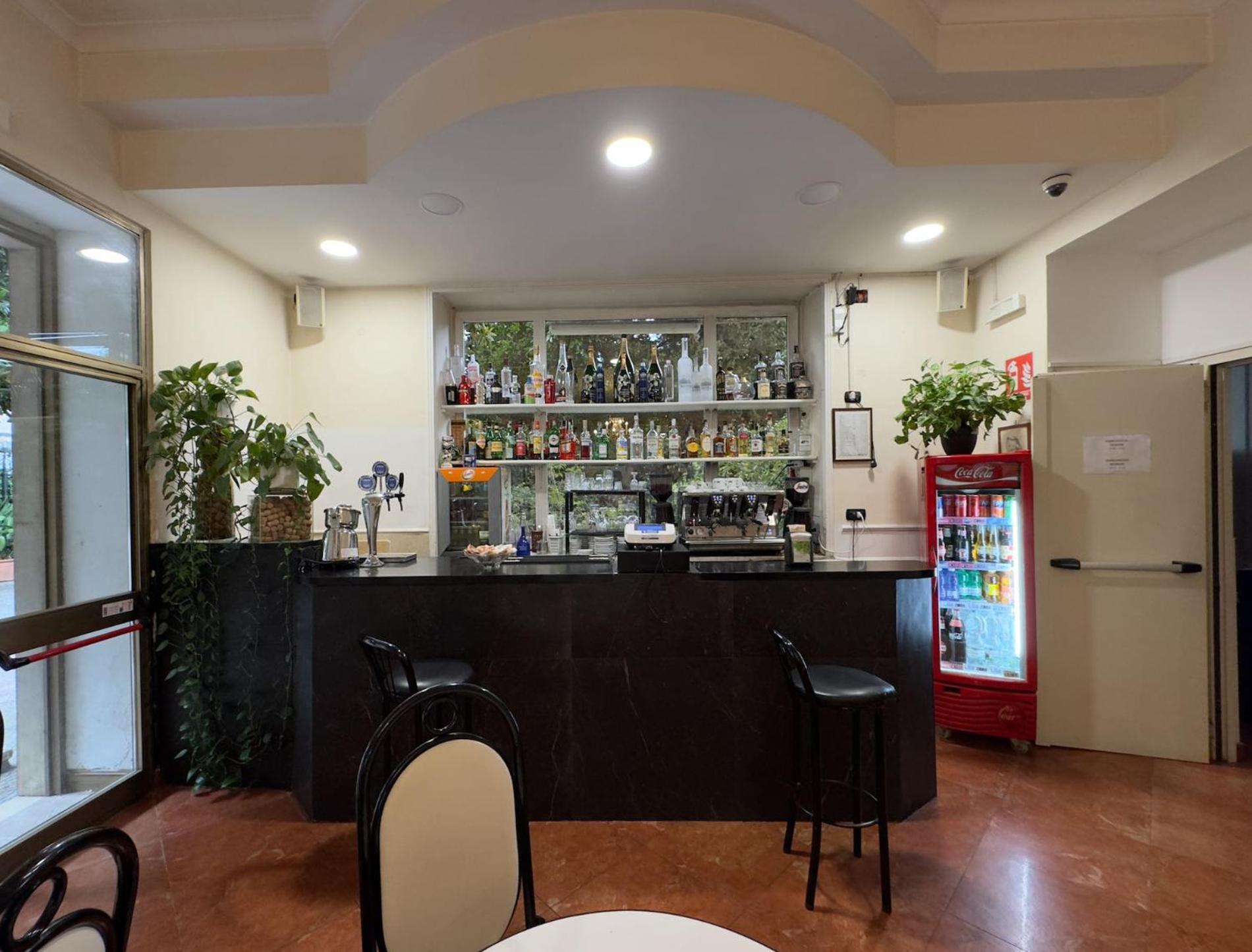 Hotel Villa Robinia ジェンツァーノ・ディ・ローマ エクステリア 写真