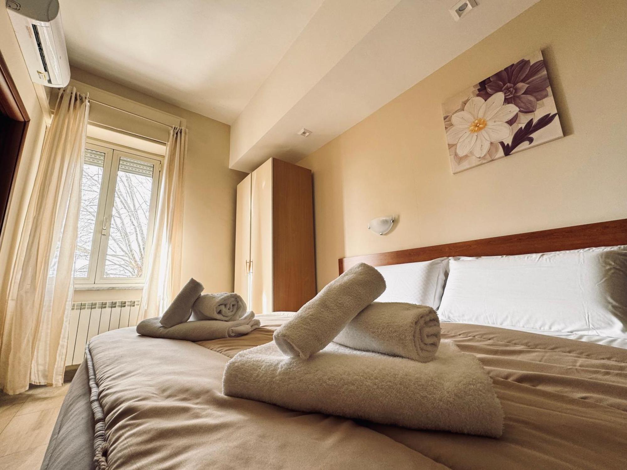 Hotel Villa Robinia ジェンツァーノ・ディ・ローマ エクステリア 写真